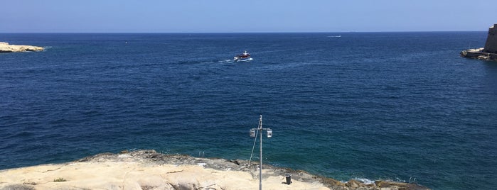 St. Elmo Bay is one of Lieux qui ont plu à Сергей.