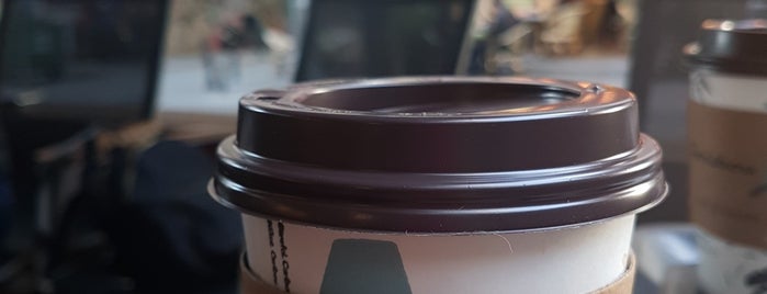 Caribou Coffee is one of Defne : понравившиеся места.