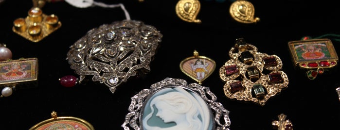 Pontchartrain Convention & Civic Center is one of International Gem and Jewelry Shows.