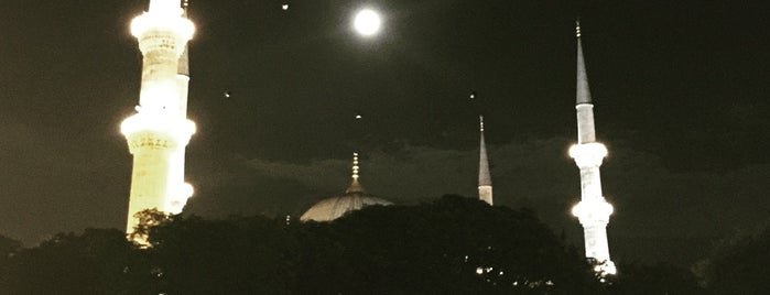 Sultanahmet Meydanı is one of Posti che sono piaciuti a Güçlü.