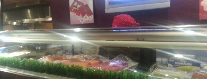 Sakura Teppan Yaki Grill and Sushi Lounge is one of Locais curtidos por Jessica.