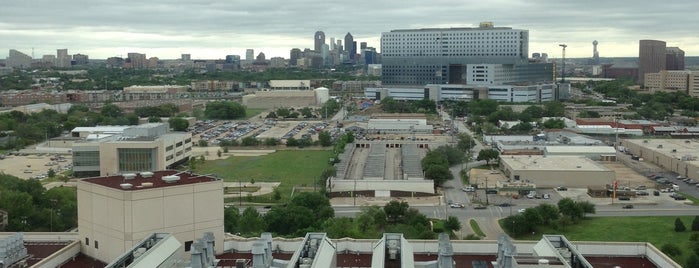 UTSW 14th Floor Café is one of Locais curtidos por Michael.