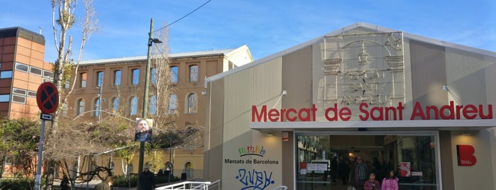 Mercat de Sant Andreu is one of Tiendas.