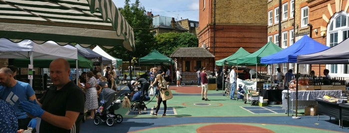 Brook Green Market & Kitchen is one of Tempat yang Disimpan Joana.
