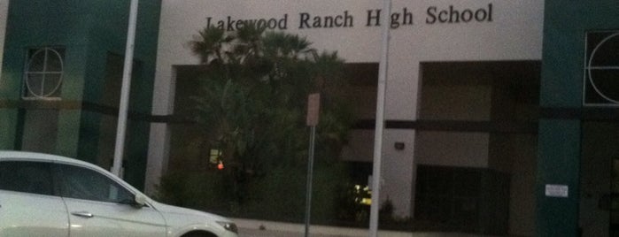 Lakewood Ranch High School is one of Crystal'ın Beğendiği Mekanlar.