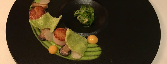 Le Restaurant is one of Danさんのお気に入りスポット.