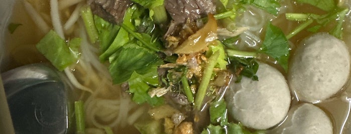 ก๋วยเตี๋ยวลูกชิ้นเนื้อเซนต์หลุยส์ is one of Beef Noodle in Bangkok.