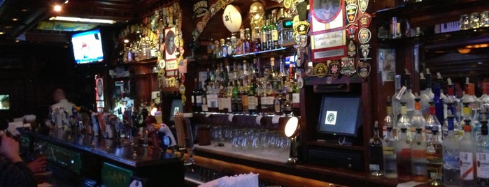 Connolly's Pub & Restaurant is one of Locais salvos de John.