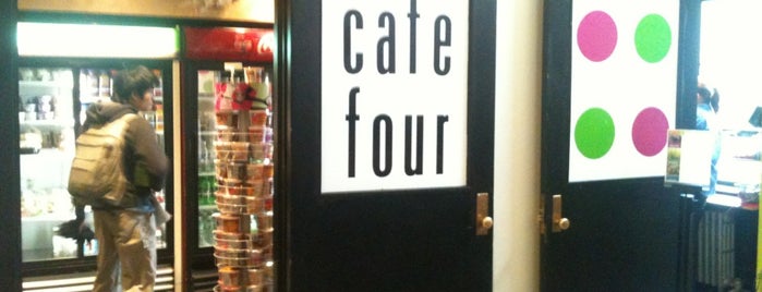 MIT Cafe Four is one of Orte, die 💋Meekrz💋 gefallen.