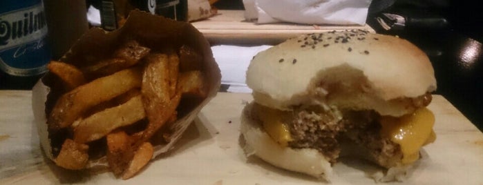 Heisenburger Burger Lab is one of The 13 Best Places for Cheeseburgers in Buenos Aires.