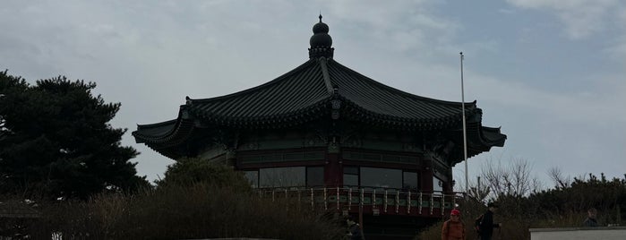 Bukak Palgakjeong is one of South Korea 🇰🇷.