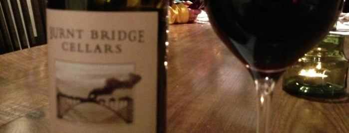 Burnt Bridge Cellars is one of Lieux qui ont plu à Maggie.