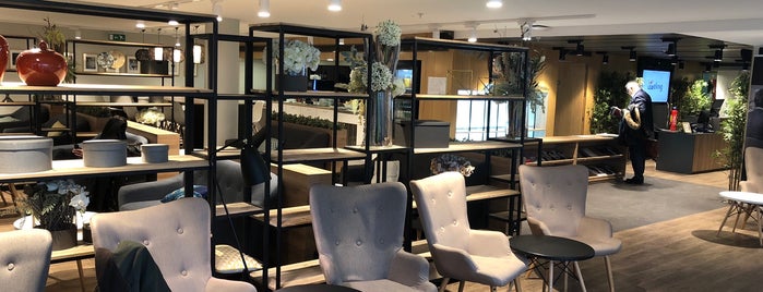 Premium Traveller Lounge is one of Airport Lounges del mundo.