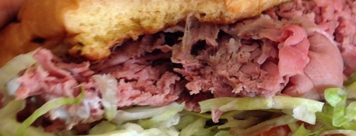 Uncle Kosta's Prime Roast Beef is one of Jasonさんの保存済みスポット.