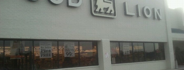 Food Lion Grocery Store is one of สถานที่ที่ Ashley ถูกใจ.