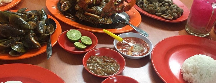 Seafood Angga is one of favorite restaurant.