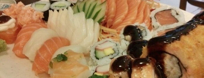 Sushi Hino is one of Tempat yang Disukai Aline.