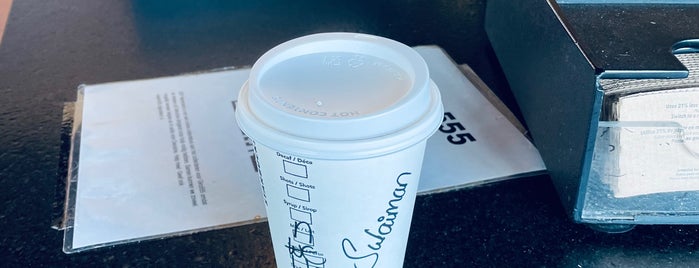 Starbucks is one of Lieux qui ont plu à Odette.
