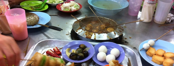 Restoran Capitol Satay Celup is one of Malacca Attractions Guide 馬六甲旅遊指南.