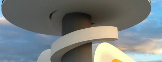 Centro Cultural Internacional Oscar Niemeyer is one of He estado.
