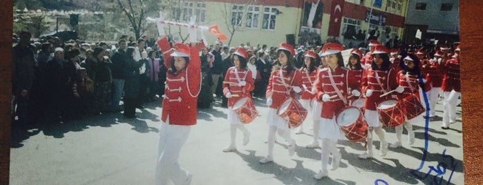 Reşatbey İlkokulu is one of Çankaya'daki Okullar.