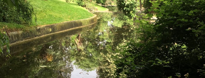 Parque del Retiro is one of Lieux qui ont plu à Mariah.