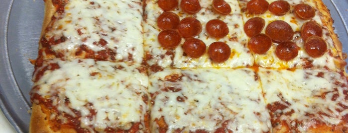Veltre's Pizza of White Oak is one of Must check in..