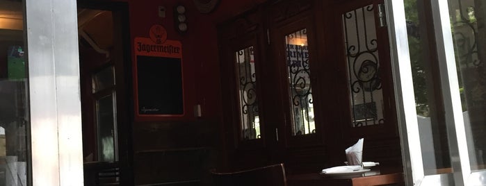 Australiano Bar is one of Santos.