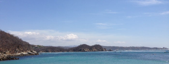 Playa "La entrega" is one of Huatulco.