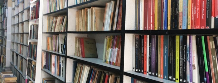 Kırkambar Sahaf is one of Kütüphane-Ders Çalışma Ortamı.