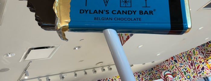 Dylan's Candy Bar is one of Tempat yang Disukai Wesley.