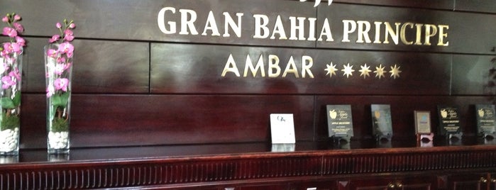 Luxury Bahia Principe Ambar Don Pablo Collection is one of Posti che sono piaciuti a Luciana.
