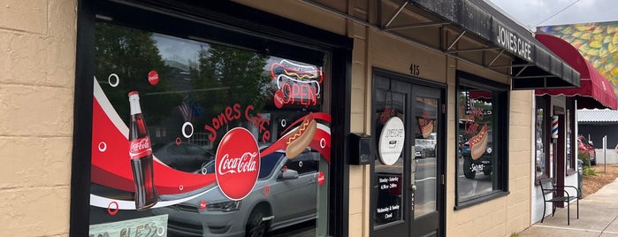 Jones Cafe is one of Carolina Hotdogs.