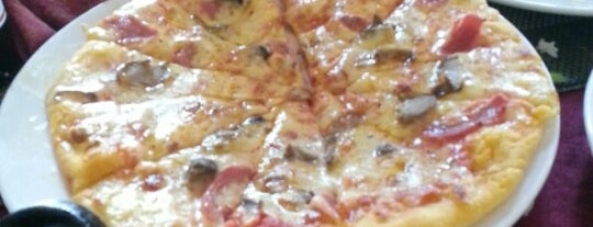 Romano's Pizza is one of Sapa.