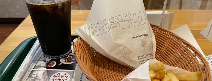 MOS Burger is one of にしつるのめしとカフェ.