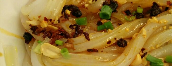 Sour & Spicy Noodle 傷心酸辣粉 is one of Art & Dine.