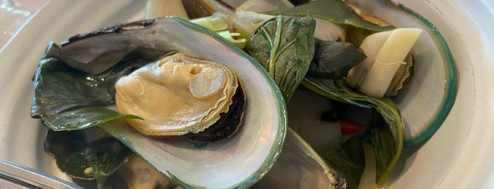 Laem Charoen Seafood is one of Bangkok.