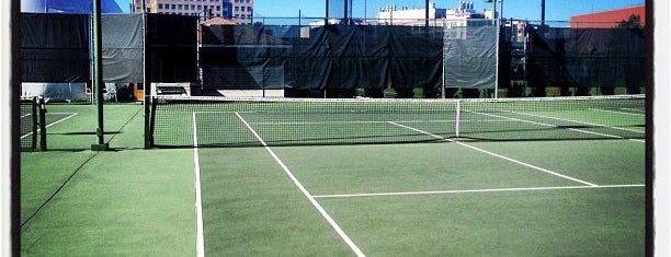 MIT Du Pont Tennis Courts is one of Orte, die Rex gefallen.