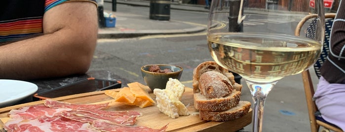 Du Pain Et Du Vin is one of london - food.