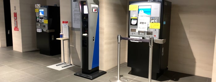 NPC24H Tokyu Plaza Ginza is one of 駐車場.
