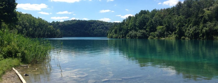 Green Lakes State Park is one of Locais curtidos por Patrick.