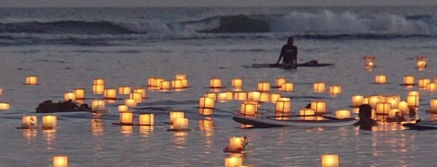 Memorial Day Lantern Floating Ceremony @ Ala Moana Beach Park is one of EmpoweredPresentations.com.