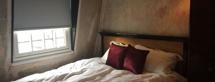 Rough Luxe Hotel is one of London : Room.
