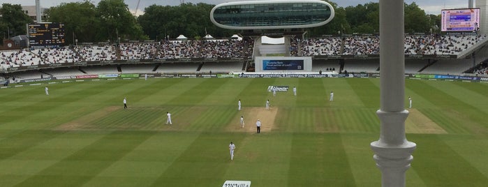 Lord's Cricket Ground (MCC) is one of Locais curtidos por Pete.