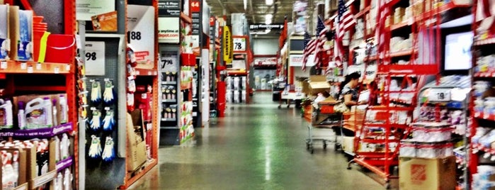 The Home Depot is one of Lieux qui ont plu à Eric.