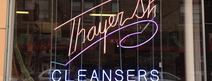 Thayer Street Cleansers is one of สถานที่ที่บันทึกไว้ของ Drewdrew.