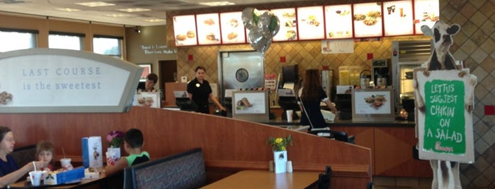 Chick-fil-A is one of Tempat yang Disukai Rob.