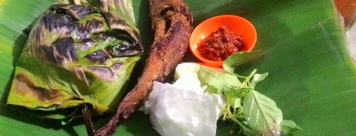 Nasi Bakar Bu Kamtie is one of Area'ku.