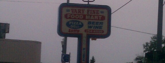 Very Fine Foods is one of Lieux qui ont plu à Heather.