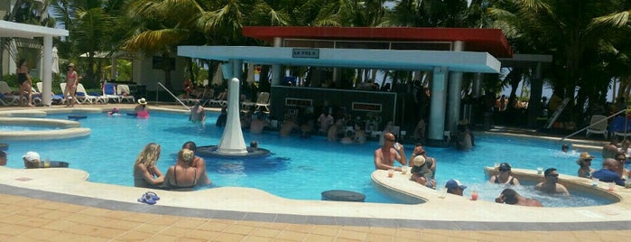 Riu Bavaro VIP Pool is one of Tempat yang Disukai Justin.